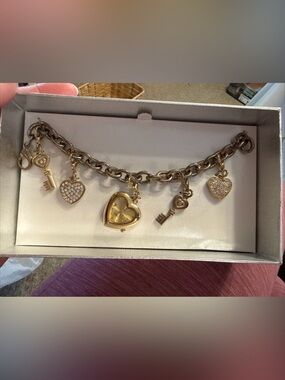Vintage MZ Berger Cherish Women’s Gold and Heart Rhinestone Bracelet Watch NIB